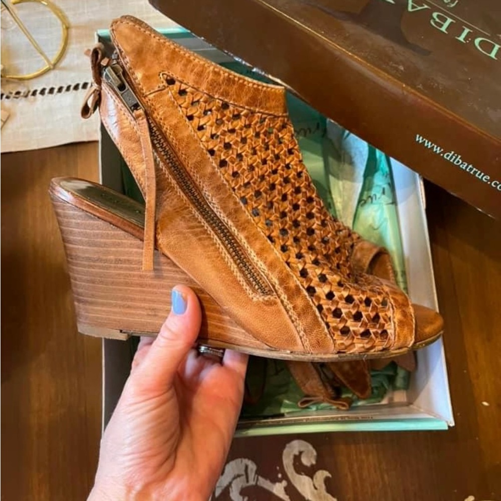 Diba True Wedges Sz 9